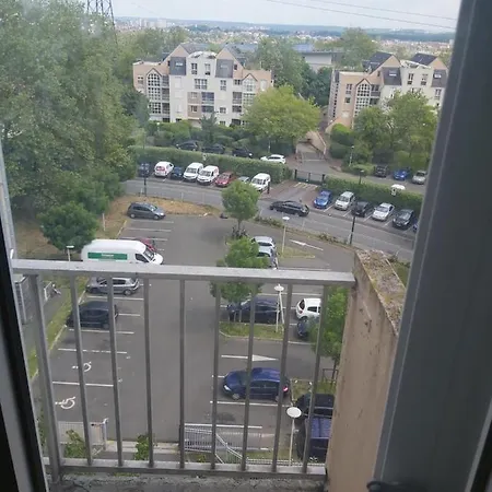 Beau Proche De La Gare De Train Gagny
