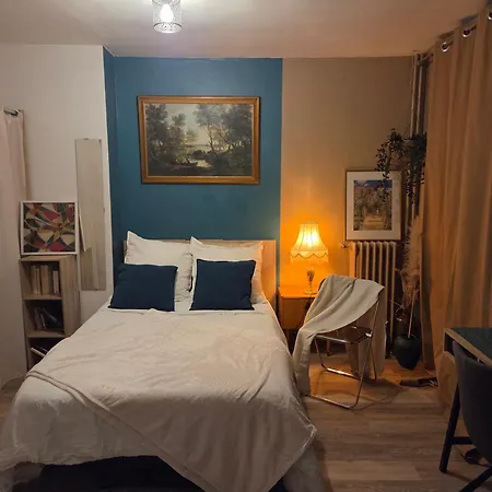 Beau Proche De La Gare De Train Gagny